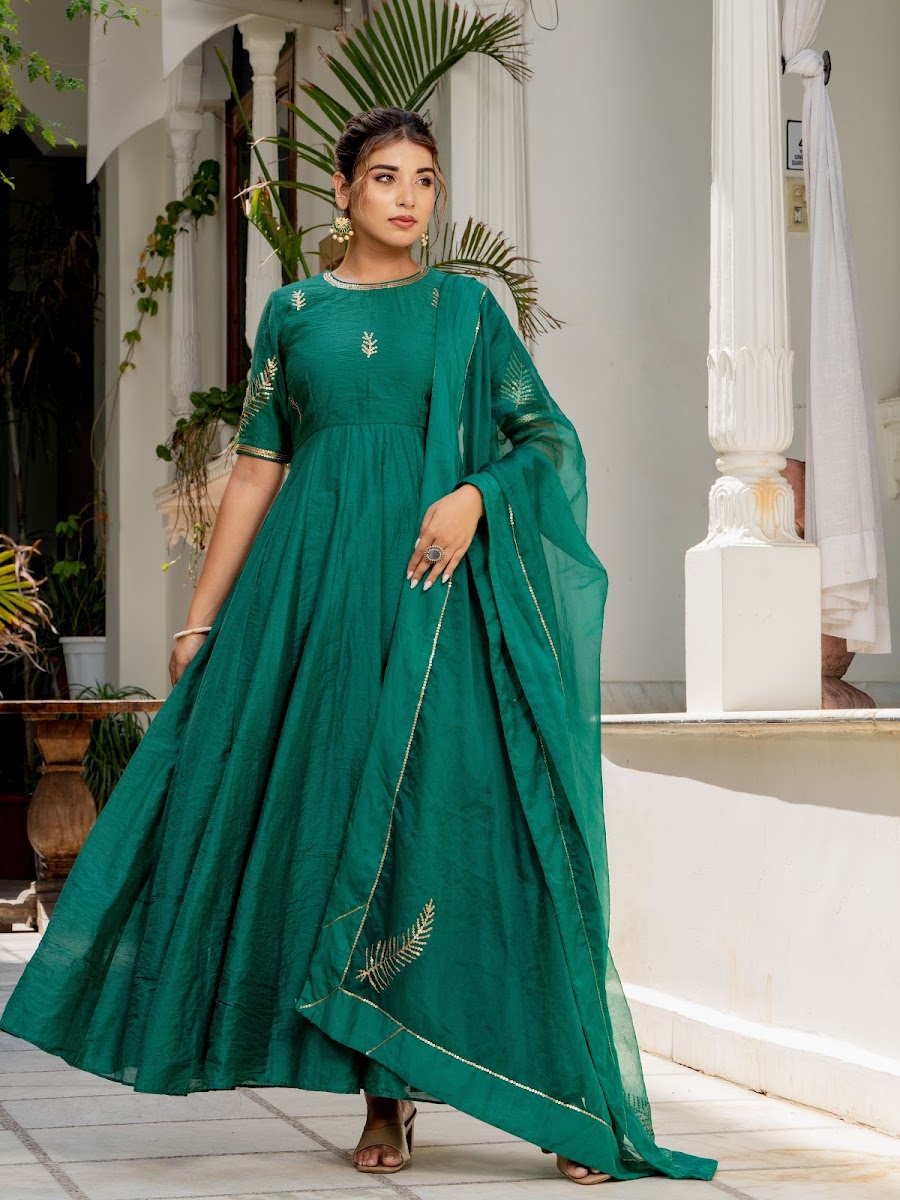 Vann Emerald Silk Anarkali Set alternate angle